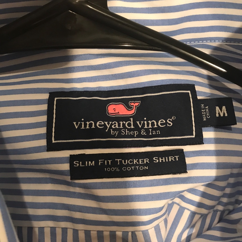 Vineyard Vine M Button Down - image 3